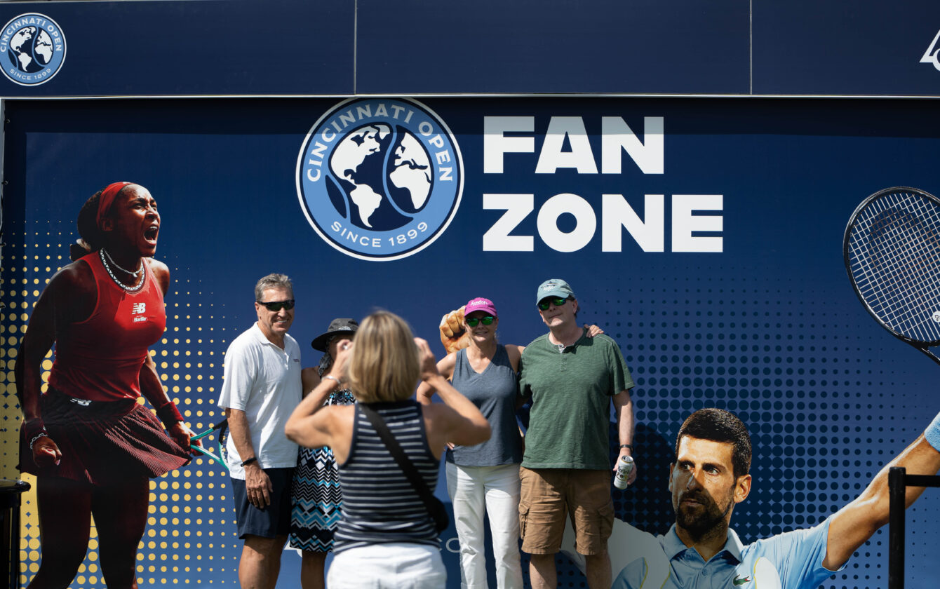 Ba AM Fan Zone 1063